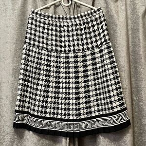Vintage pleated houndstooth skirt